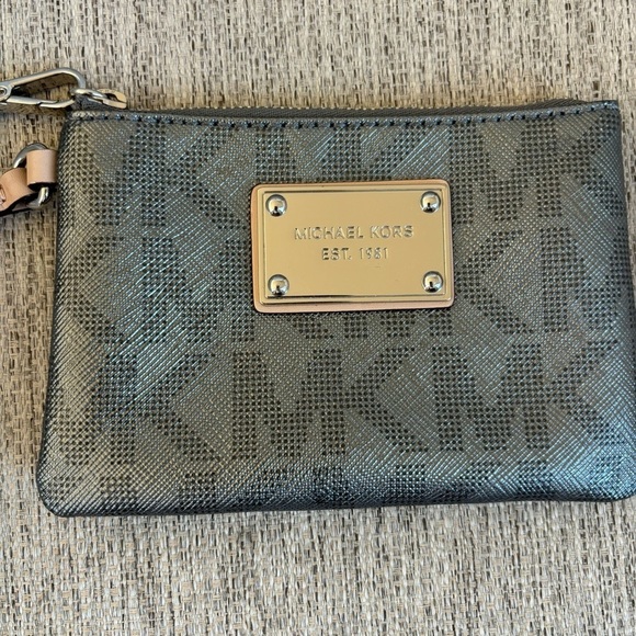 Michael Kors Wristlet - Picture 2 of 8